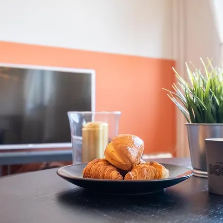 Well Preserved Family / Friendly Central Apt In