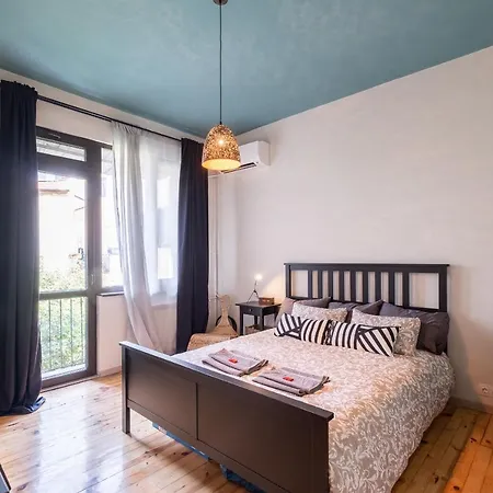 Well Preserved Family / Friendly Central Apt In * Sofia