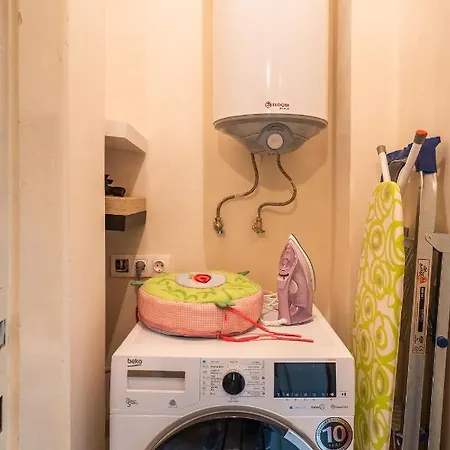 Apartment Well Preserved Family / Friendly Central Apt In